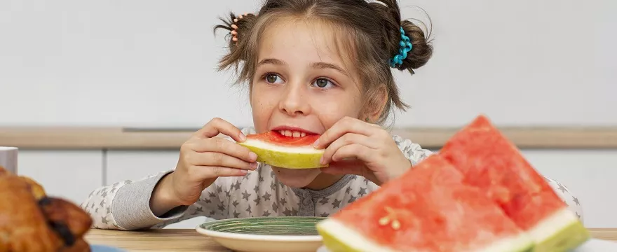 Wybiórczość pokarmowa u dziecka: Jak sobie z nią radzić i unikać niedoborów?