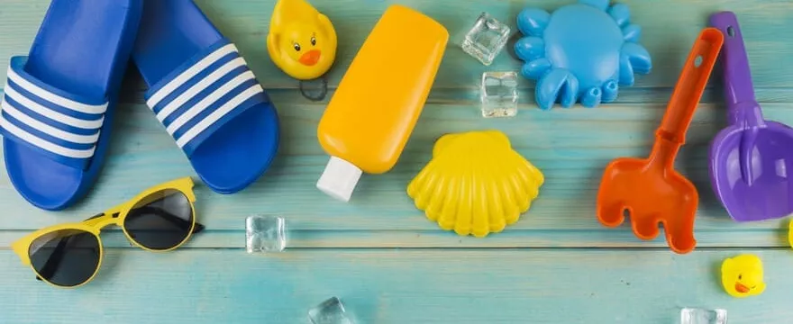 Letnia kosmetyczka — to zawsze warto mieć podczas letnich wyjazdów