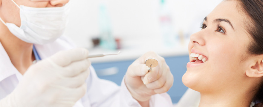 Wizyta u dentysty w ciąży – fakty i mity 