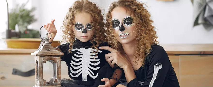 Trendy Halloween 2025 - najmodniejsze stroje i dekoracje z sieciówek