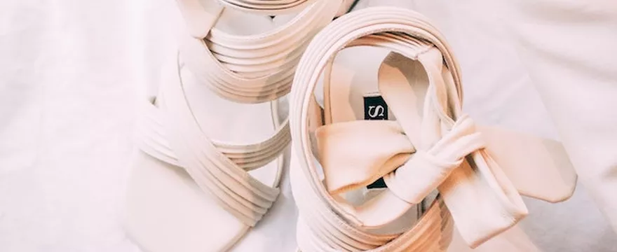 Czółenka bez pięty – lekkie buty na każdą okazję