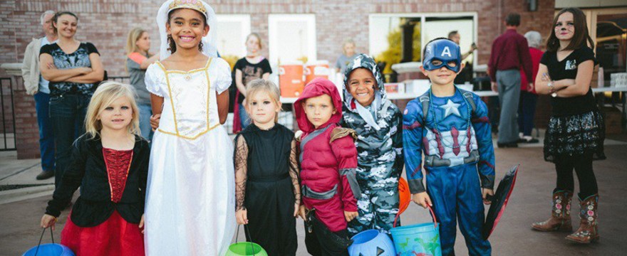 Zabawy na Halloween dla dzieci: TOP 5 na niezapomniany wieczór