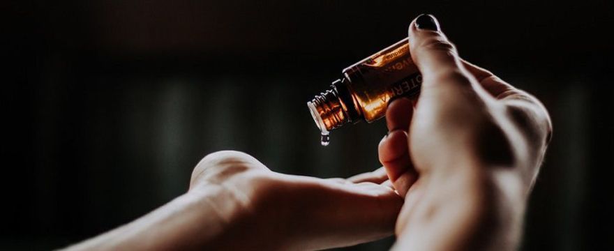 Naturalny antyperspirant, który zrobisz w domu: PRZEPIS na dezodorant z sodą oczyszczoną 