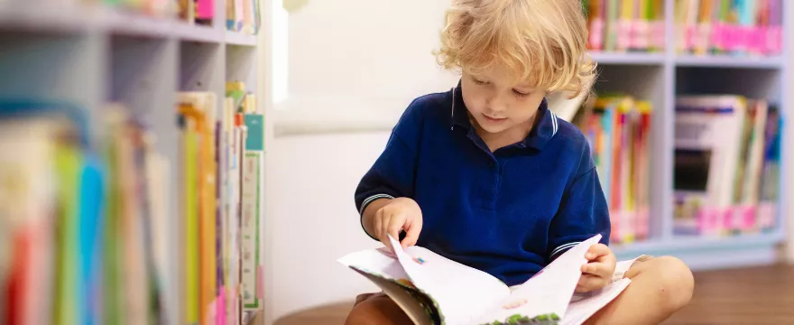 Książki dla dzieci – jak dobrać tytuły, które rosną razem z małym czytelnikiem?