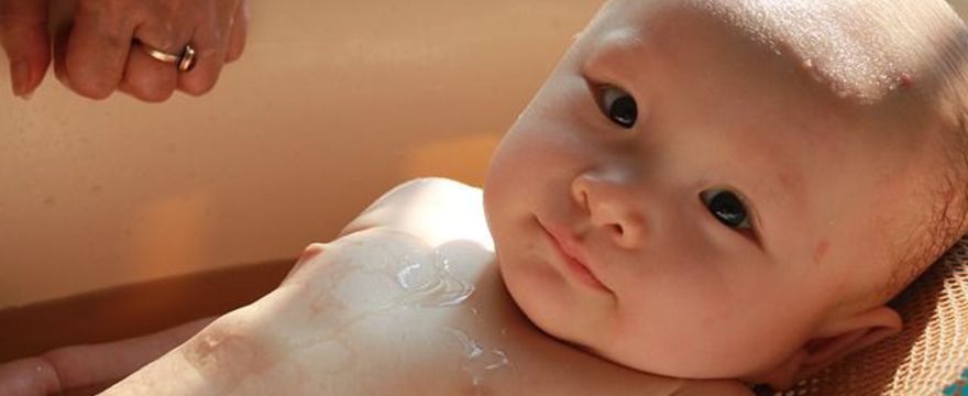 Pierwsza kąpiel noworodka - temperatura wody ZOBACZ FILM