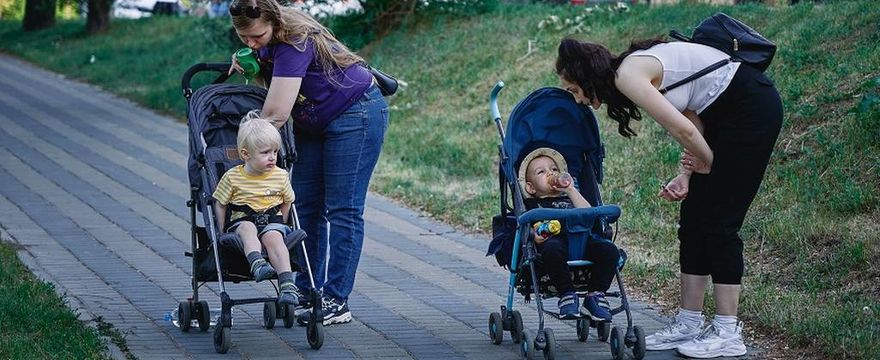 Wygodne i praktyczne wózki dziecięce na wiosnę 2022 PRZEGLĄD