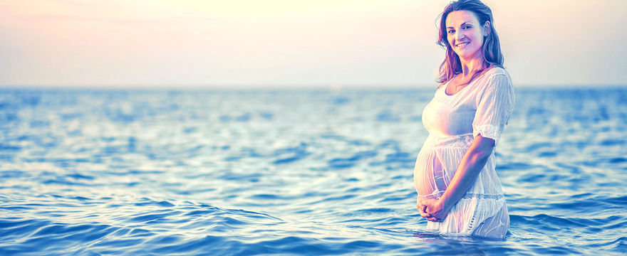 Opalanie w ciąży – jak bezpiecznie korzystać ze słońca?