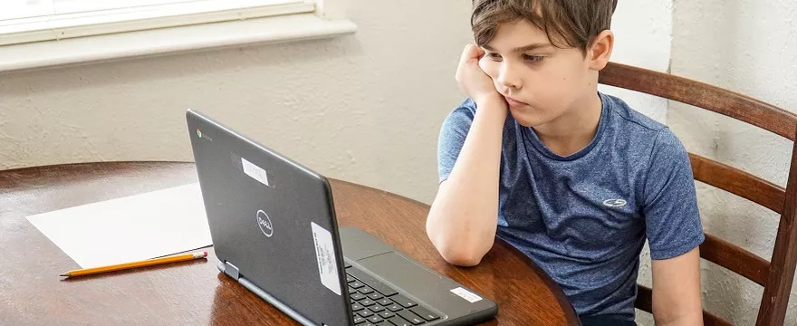 Laptopy dla 4-klasistów: Nowy program rządu