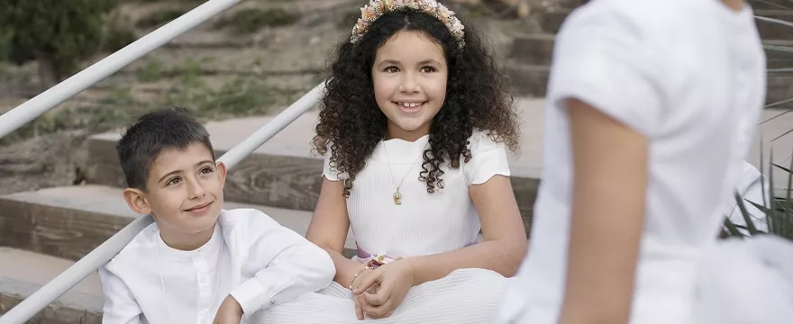 Prezenty na komunię dla chłopca i dziewczynki – zachwycą i nie kosztują fortuny!