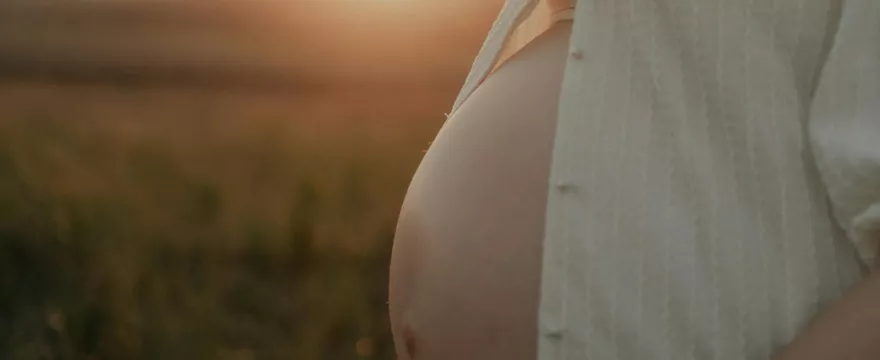 Duży brzuch na początku ciąży - przyczyny