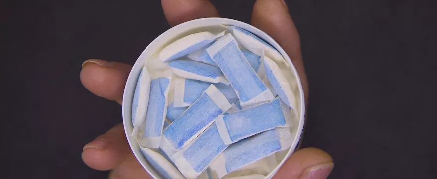 Jak sprawdzić, czy dziecko bierze snusy?