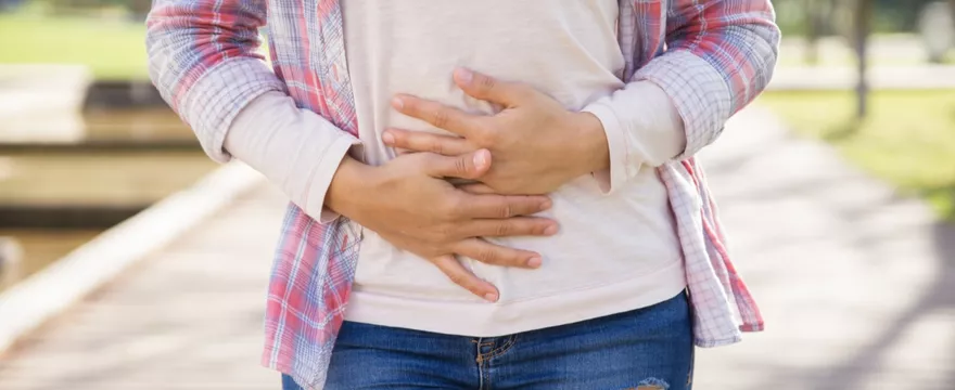 Problemy trawienne u kobiet – przyczyny i naturalne rozwiązania