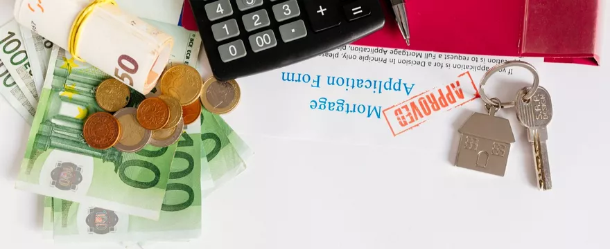 Bon na 100 tys. zł za trzecie dziecko? Co dokładnie proponuje PiS?