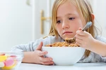 Boisz się, że dziecko będzie głodne? Twój lęk może spowodować zaburzenia odżywiania!