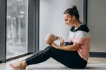 Ćwiczenia dla młodych mam – kiedy można zacząć?