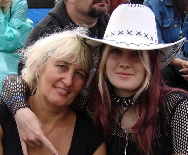 Nie miałam z kim jechać na festiwal rockowy w Czechach...i mama powiedziała, że jedzie ze mną :)
