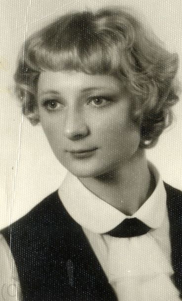 Babci Duni zdjęcie do pierwszego dowodu osobistego.
