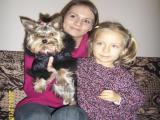 Emilka ze swoją kuzynką i jej psem