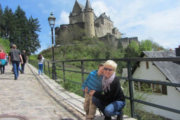 Luksemburg, maj 2012. Szymek zafundował nam najszybsze zwiedzanie zamku na świecie ;)