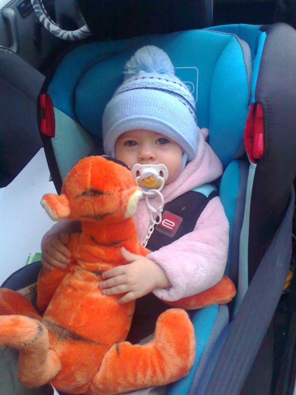 Oliwia i jej przyjaciel tygrys, nie rozstaje się z nim na krok :)