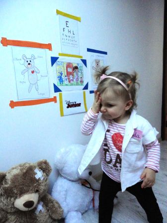 Moja córcia jak jej ukochana Doktor Zosia z "Kliniki dla pluszaków" leczy wszystkich swoich pluszowych przyjaciół