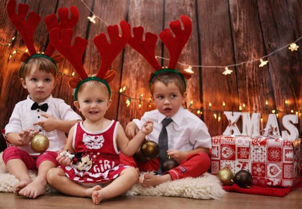 Trójca Święta przygotowuje się by w magiczną noc pomóc Mikołajkowi rozwozić prezenty jako Reniferki :)