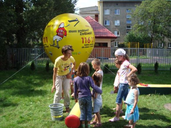 Piknik w ogrodzie Praskiego Centrum Dziecka i Rodziny w Warszawie, 3.08.2010