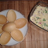 Wielkanocna pasta jajeczna w wafelkowych skorupkach jajek.