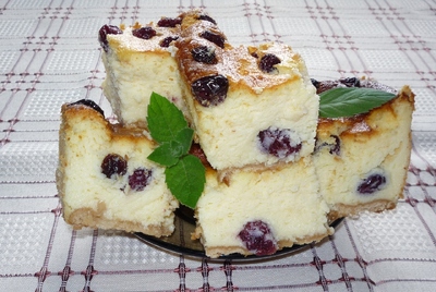 SERNIK Z KANDYZOWANYMI ŻURAWINAMI
