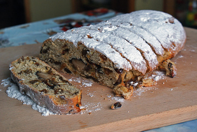 Stollen, niemieckie ciasto drożdżowe